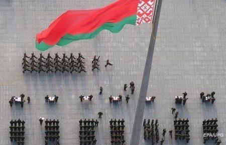 У Білорусі привели у вищу бойову готовність резерв танків і артбази