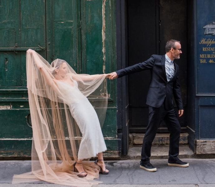 «Как выходить замуж столько раз, сколько захотите»: Ирена Карпа про новую книгу и заботу о себе