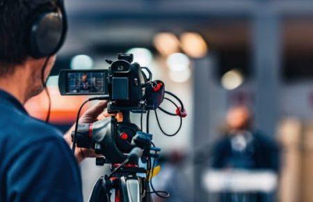 Документальний активізм: проєкт Arts and Rights розповість історії про війну, булінг і акушерське насилля