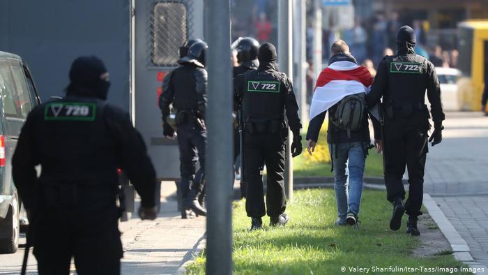 У Гомелі силовики застосували проти учасників акції протесту сльозогінний газ і світлотехнічні спецзасоби (відео)