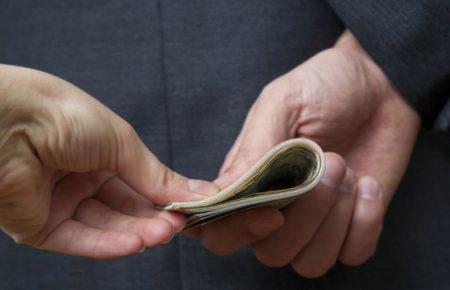 У підкупі виборців підозрюють спостерігача від кандидата в мери Омельченка