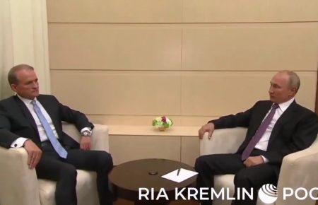 По вакцині можемо працювати і з Україною, чому ні — Путін зустрівся з Медведчуком