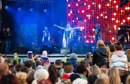 У Харкові до Дня вчителя влаштували концерт: поліція відкрила провадження за порушення карантину