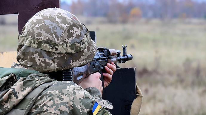 На Донбасі бойовики вели обстріл біля Водяного — штаб ООС