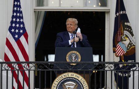 Лікар Трампа дозволив повернутися йому до активного графіку, бо ризиків заразити інших більше нема