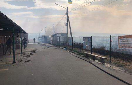 Тушение пожаров осложняется тем, что детонируют боеприпасы — Станично-Луганская РГА