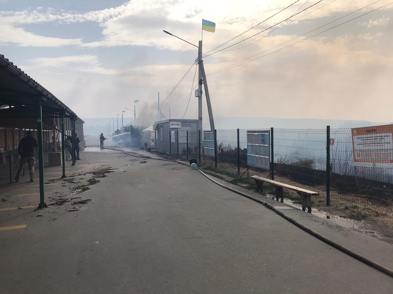 Гасіння пожеж ускладнюється тим, що детонують боєприпаси — Станично-Луганська РДА