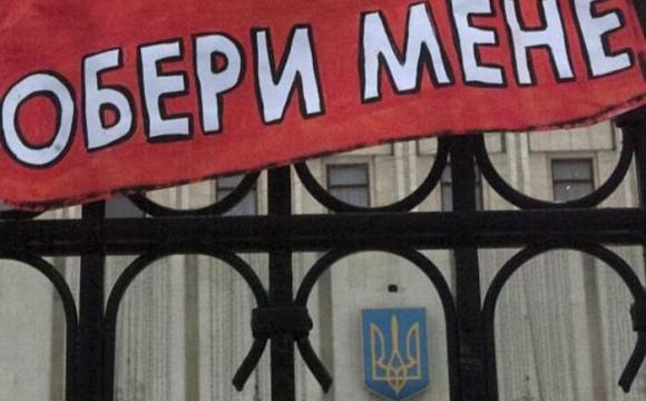 Порівняно з минулими виборами, на політичну рекламу у соцмережах партії витратили вдвічі більше коштів — політтехтолог