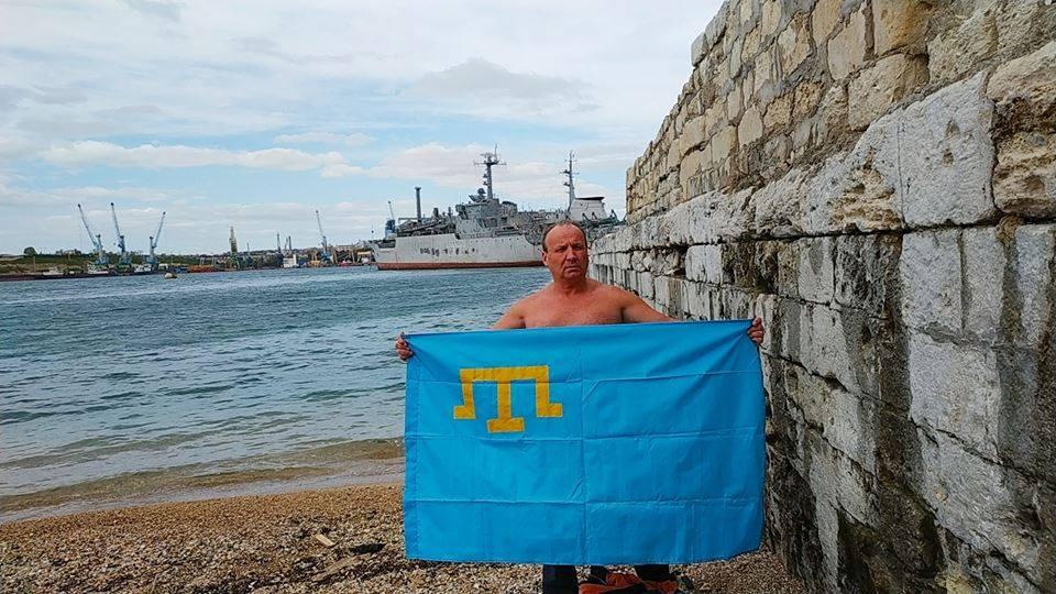 Севастопольський дисидент Олег Софяник повідомив, що з родиною виїхав з окупованого Криму