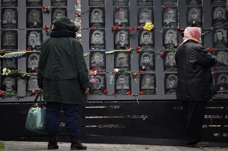 Седьмая годовщина начала Революции Достоинства: на аллее Героев Небесной Сотни почтили память погибших