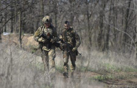 Бойовики збільшили кількість обстрілів, один український боєць зазнав уламкового поранення