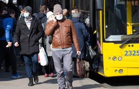 Якщо вся країна 3 тижні ходитиме в масках усюди, захворюваність на COVID-19 різко впаде без жодного локдауну — Рубан