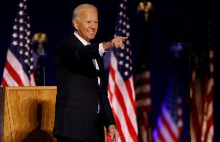 Байден побеждает на выборах в США с 306 голосами выборщиков