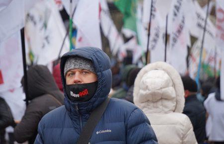 «Ми не просимо компенсацій, ми просимо дати нам працювати»: як під Радою вимагали скасувати «карантин вихідного дня» та введення касових апаратів