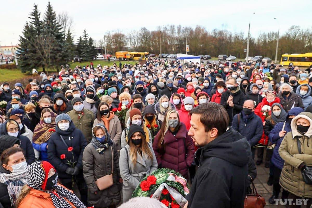 У Мінську прощаються із загиблим Романом Бондаренком