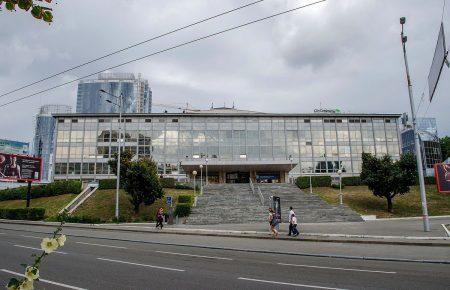 Лікар-анестезіолог про шпиталь у Палаці спорту: «Приміщення абсолютно не пристосоване для надання допомоги»