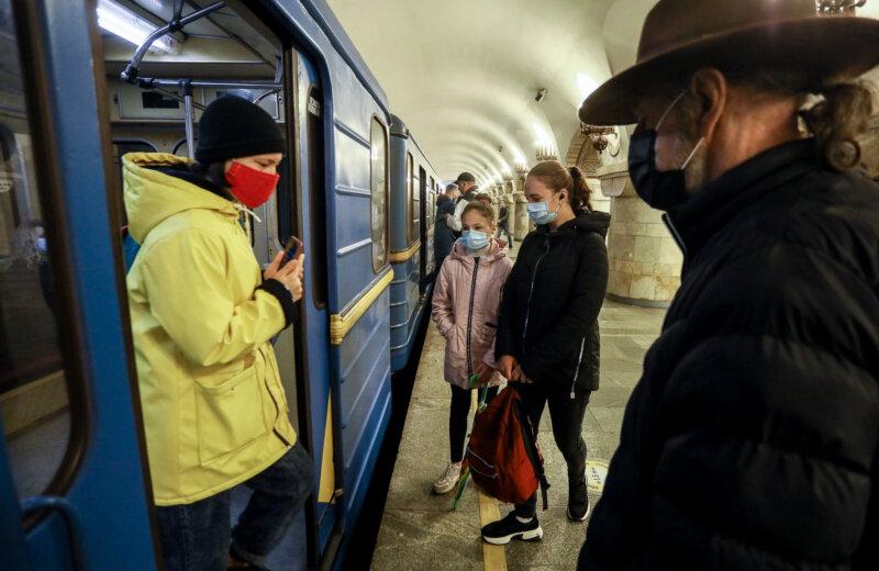 Механізм штрафів та коли маску потрібно вдягати на вулиці — Степанов розповів про винятки