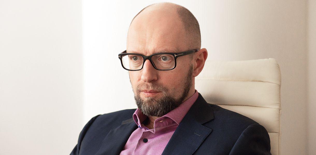 Руками української влади триває продумана тактика з повернення України в «лоно РФ» — Яценюк