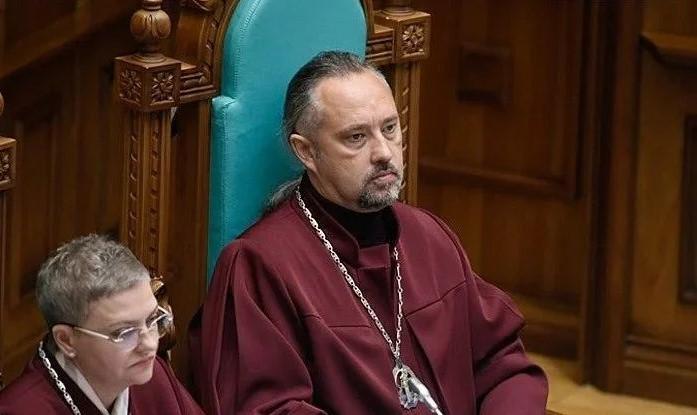 31 жовтня на одного з суддів КСУ напала група людей — Сліденко