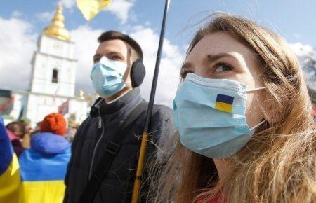 В Україні за добу виявили майже 12 тисяч нових випадків COVID-19, загальна кількість наближається до мільйона