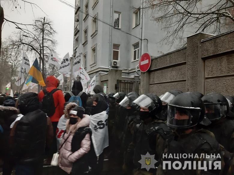 ФОПи намагались заблокувати нардепів у парламенті, сталася сутичка з поліцією (ВІДЕО)