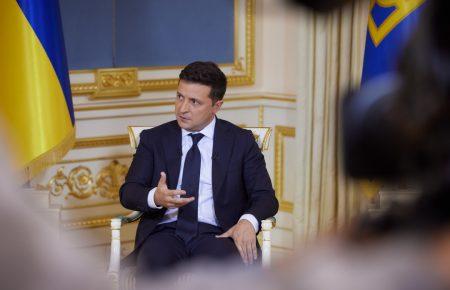 Зеленський про ситуацію з вакцинами в Україні: Неприємно стояти з простягнутою рукою