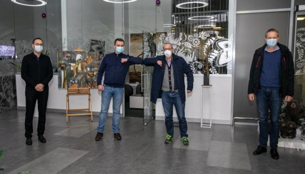 В Україну з візитом прибув очільник Європейського бюро ВООЗ