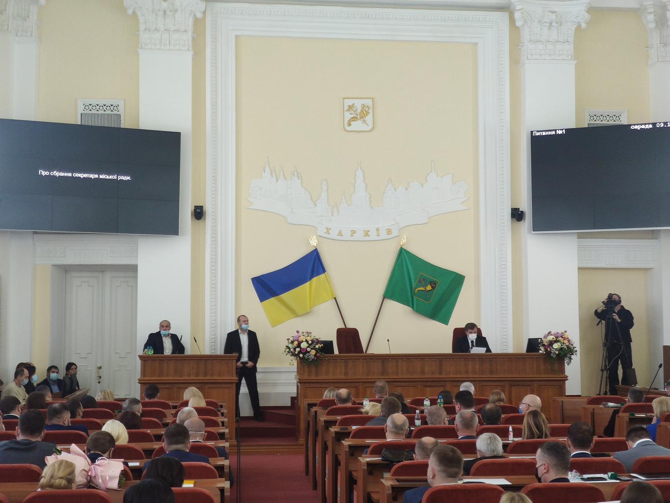 Геннадія Кернеса заочно обрали головою Харкова без складання присяги: чи законно це?