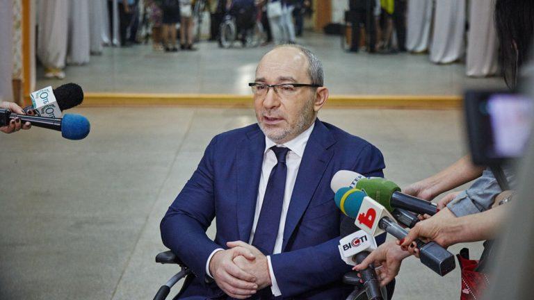 Кернесу призначили надбавки до зарплати, серед них — за «особливо важку роботу»