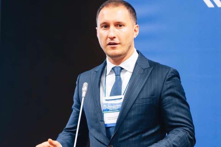 На місце викопних видів палива має прийти відновлювальна та атомна енергетика — заступник міністра енергетики Демченков