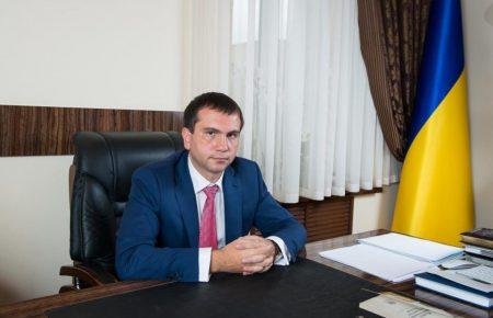 Детективы НАБУ лично вручили повестку о вызове в ВАКС судье Вовку