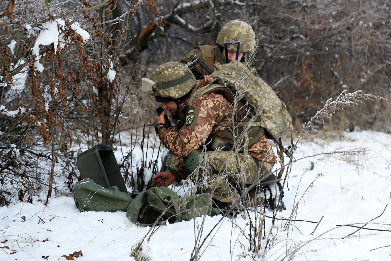 На Донбасі бойовики обстрілювали Шуми і Південне