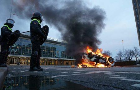 Охрана больниц и закрытие магазинов: в Нидерландах готовятся к антикарантинным протестам