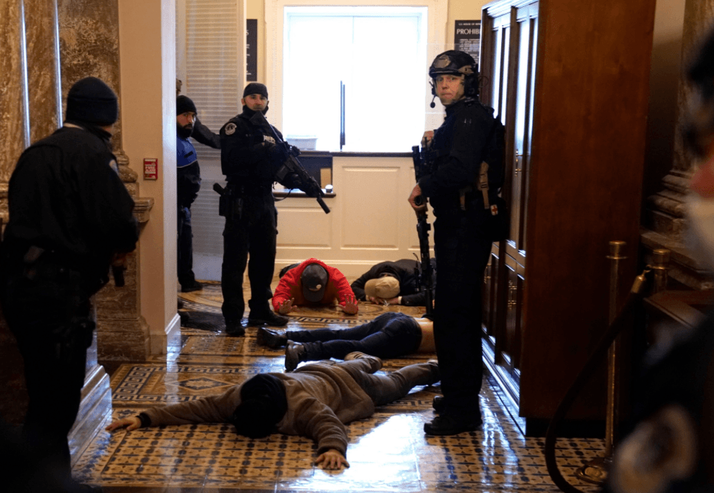 У Конгресі США сталася стрілянина, поранена жінка — CNN