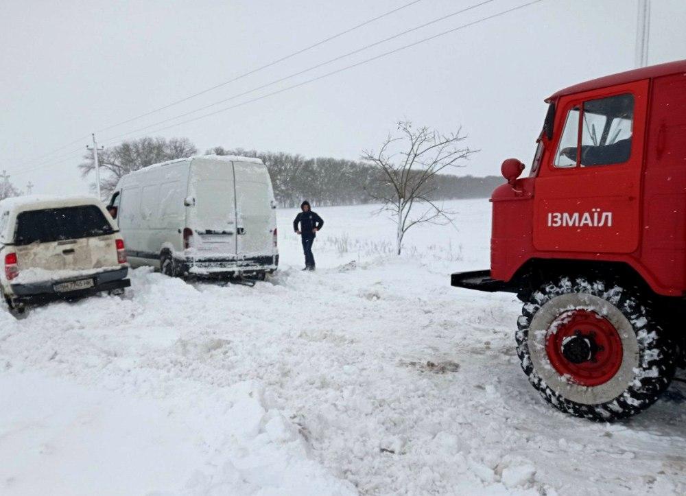 В Одесской области из-за непогоды остановили движение автомобилей (видео)