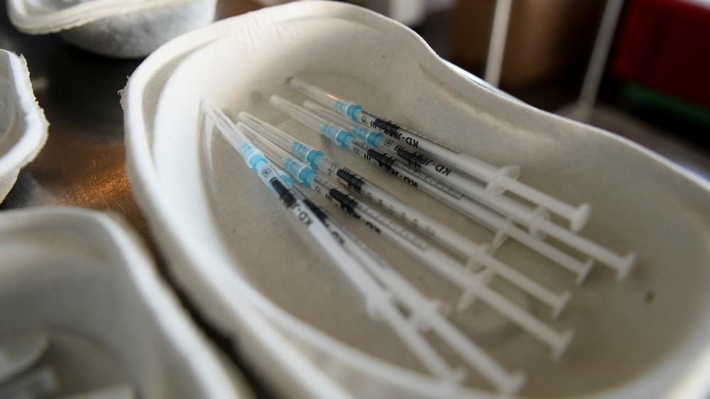 Рада ухвалила закон про прискорену реєстрацію вакцини від коронавірусу