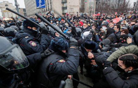На протестах у РФ затримали понад дві тисячі людей, серед них — дружина Навального (ВІДЕО)