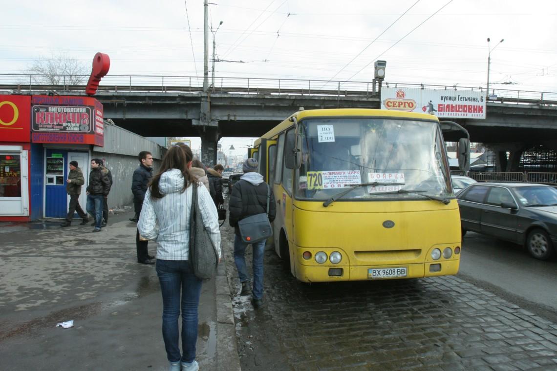 У Києві не квапляться з підвищенням цін на маршрутки — Олексій Павленко