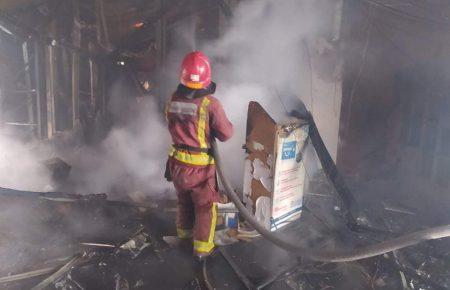 На Миколаївщині пожежу в «Епіцентрі» загасили
