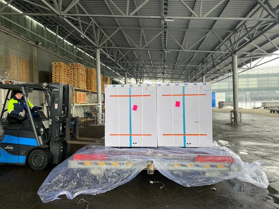 В Украину доставили первую партию вакцины против COVID-19