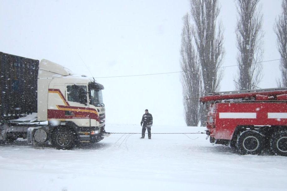 В Україні через негоду без електрики опинилися 86 населених пунктів у 6 областях