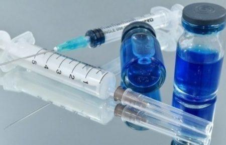Шмигаль: Україна отримає від ЄІБ €50 млн на закупівлю вакцин та холодильників для них
