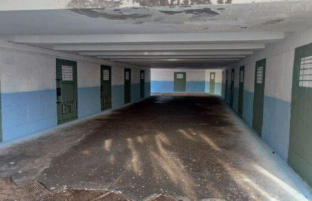 Хто і навіщо створив на Європейській площі «російське СІЗО» для кримських політв’язнів?