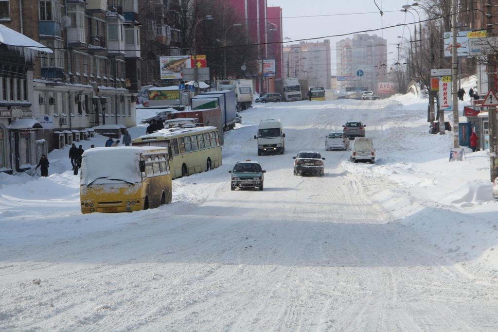 Громадський транспорт у Києві може не дотримуватись графіку через снігопад