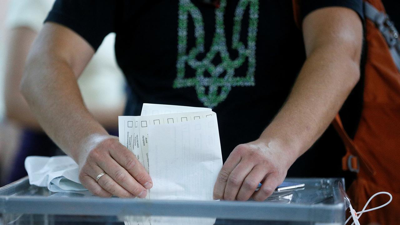 Питання референдуму щодо Донбасу і Криму зараз не на часі, громадська думка не сформована — Балакірєва