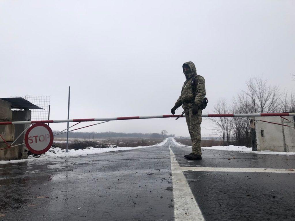 Блокування КПВВ — спроба РФ перетворити «маріонеткові республіки» у найбільшу в Європі сіру зону — Магда