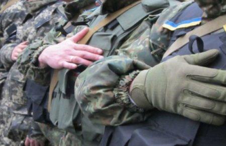 Зеленський відзначив держнагородами 67 добровольців, 64 — посмертно