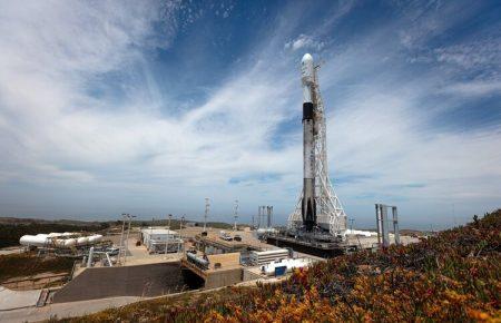 SpaceX сьогодні запустить на орбіту чергову партію інтернет-супутників (онлайн)