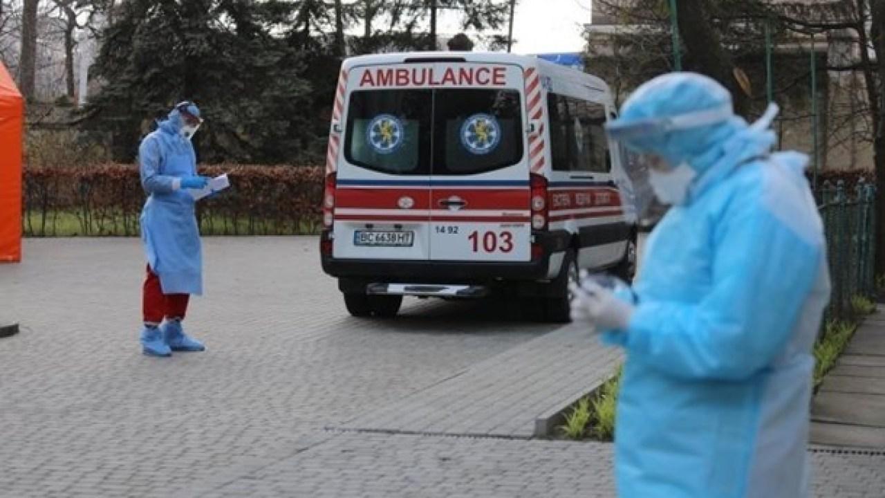 У Чернівцях помер провізор аптеки: понад тиждень тому він вакцинувався від COVID-19