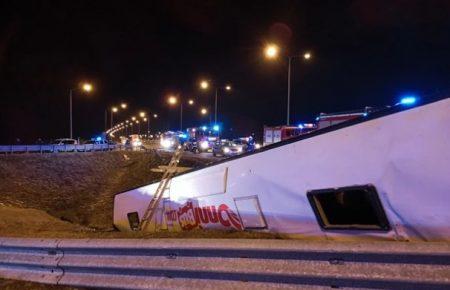У лікарні померла шоста жертва аварії українського автобуса в Польщі